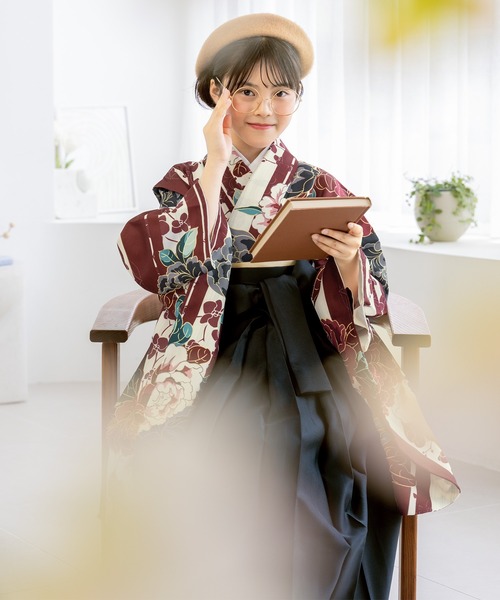 SOUBIEN(ソウビエン)の「【floro by SOUBIEN】ハイジュニア袴4点セット(着物・襦袢・下帯・袴)(着物・キッズ・グリーン系その他/ネイビー×ホワイト/バーガンディー/レッド系その他3/レンガ/ブラック系その他/ネイビー系/クリーム/レッド系その他2/グリーン系その他4/ホワイト×レッド/ピンク系その他/レッド系その他4/ホワイト×グレー/モスグリーン系/ダークネイビー/グリーン系その他2/ホワイト系その他/グリーン系その他3/レッド系その他/ブラック系その他2/インディゴブルー・SS/S/M/L/LL)」の17枚目の写真