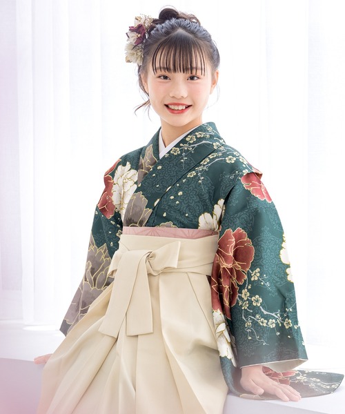 SOUBIEN(ソウビエン)の「【floro by SOUBIEN】ハイジュニア袴4点セット(着物・襦袢・下帯・袴)(着物・キッズ・グリーン系その他/ネイビー×ホワイト/バーガンディー/レッド系その他3/レンガ/ブラック系その他/ネイビー系/クリーム/レッド系その他2/グリーン系その他4/ホワイト×レッド/ピンク系その他/レッド系その他4/ホワイト×グレー/モスグリーン系/ダークネイビー/グリーン系その他2/ホワイト系その他/グリーン系その他3/レッド系その他/ブラック系その他2/インディゴブルー・SS/S/M/L/LL)」の10枚目の写真