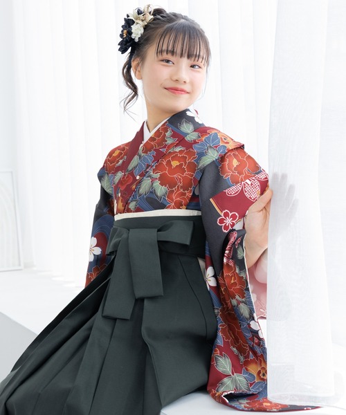 SOUBIEN(ソウビエン)の「【floro by SOUBIEN】ハイジュニア袴4点セット(着物・襦袢・下帯・袴)(着物・キッズ・グリーン系その他/ネイビー×ホワイト/バーガンディー/レッド系その他3/レンガ/ブラック系その他/ネイビー系/クリーム/レッド系その他2/グリーン系その他4/ホワイト×レッド/ピンク系その他/レッド系その他4/ホワイト×グレー/モスグリーン系/ダークネイビー/グリーン系その他2/ホワイト系その他/グリーン系その他3/レッド系その他/ブラック系その他2/インディゴブルー・SS/S/M/L/LL)」の22枚目の写真