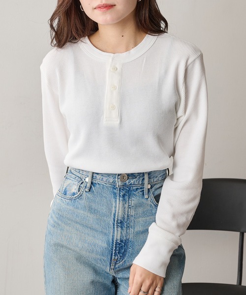 HANES(ヘインズ)の「【Hanes】ヘンリーネックロングスリーブ HM4-S104(Tシャツ/カットソー・レディース・グレー/ブラック/ホワイト・M/L)」の5枚目の写真
