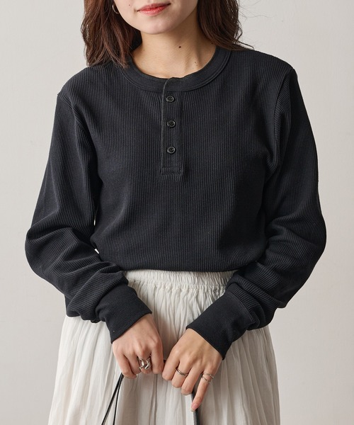 HANES(ヘインズ)の「【Hanes】ヘンリーネックロングスリーブ HM4-S104(Tシャツ/カットソー・レディース・グレー/ブラック/ホワイト・M/L)」の15枚目の写真