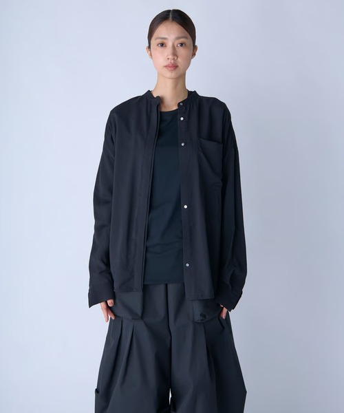 c/est（シーエ）の「c/est/シーエ NELLY ネリースタンドカラーシャツブラウス（シャツ/ブラウス・レディース・ブラック/オフホワイト/ブルー・FREE）」の13枚目の写真