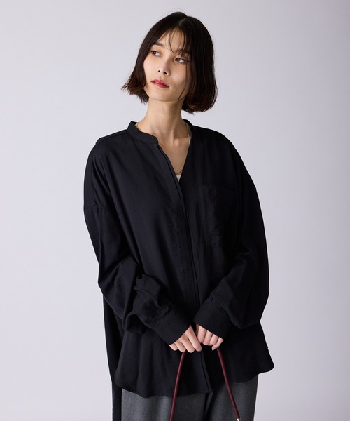 c/est（シーエ）の「c/est/シーエ NELLY ネリースタンドカラーシャツブラウス（シャツ/ブラウス・レディース・ブラック/オフホワイト/ブルー・FREE）」の14枚目の写真