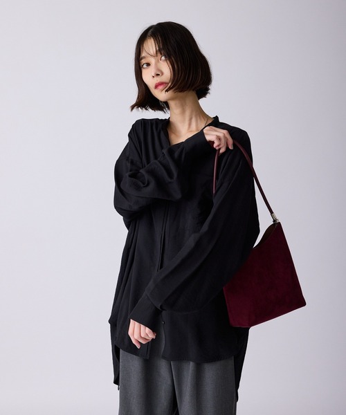 c/est（シーエ）の「c/est/シーエ NELLY ネリースタンドカラーシャツブラウス（シャツ/ブラウス・レディース・ブラック/オフホワイト/ブルー・FREE）」の16枚目の写真