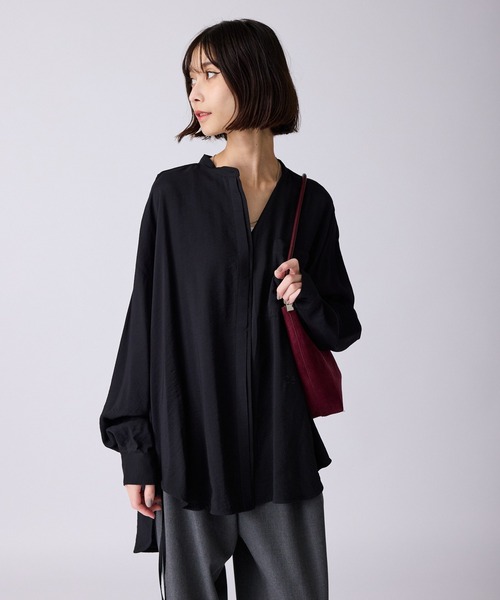 c/est（シーエ）の「c/est/シーエ NELLY ネリースタンドカラーシャツブラウス（シャツ/ブラウス・レディース・ブラック/オフホワイト/ブルー・FREE）」の18枚目の写真