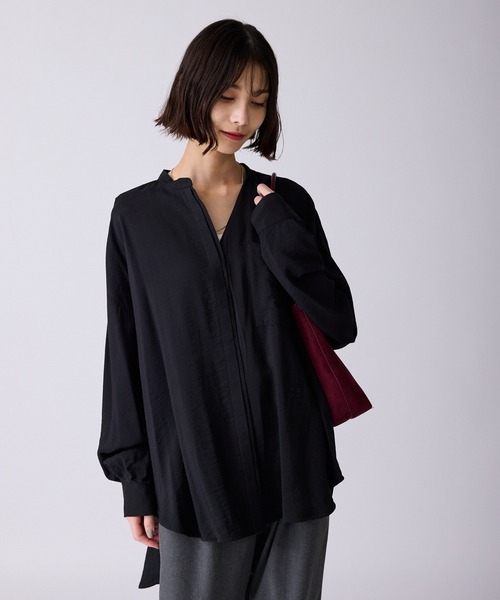 c/est（シーエ）の「c/est/シーエ NELLY ネリースタンドカラーシャツブラウス（シャツ/ブラウス・レディース・ブラック/オフホワイト/ブルー・FREE）」の17枚目の写真