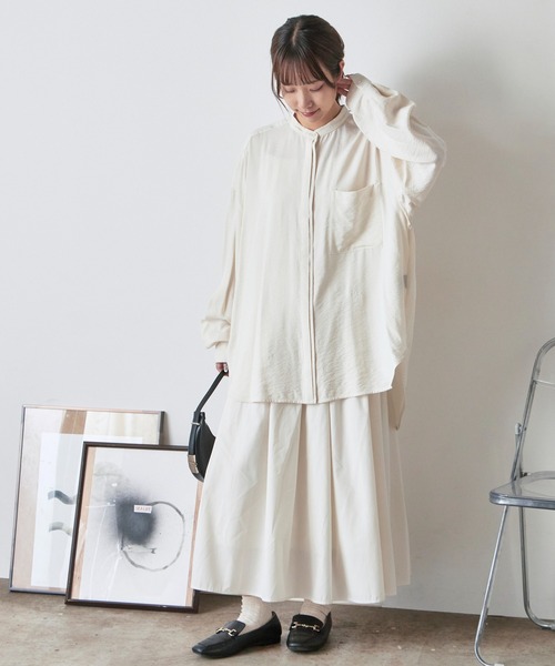 c/est（シーエ）の「c/est/シーエ NELLY ネリースタンドカラーシャツブラウス（シャツ/ブラウス・レディース・ブラック/オフホワイト/ブルー・FREE）」の11枚目の写真