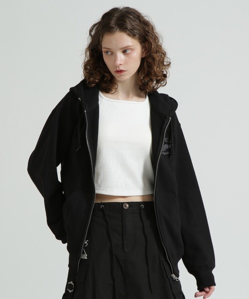 AVIREX（アヴィレックス）の「《取扱店限定アイテム》LEOPARD VARSITY LOGO PARKA（パーカー・レディース・オートミール/ブラック・S/M）」の4枚目の写真