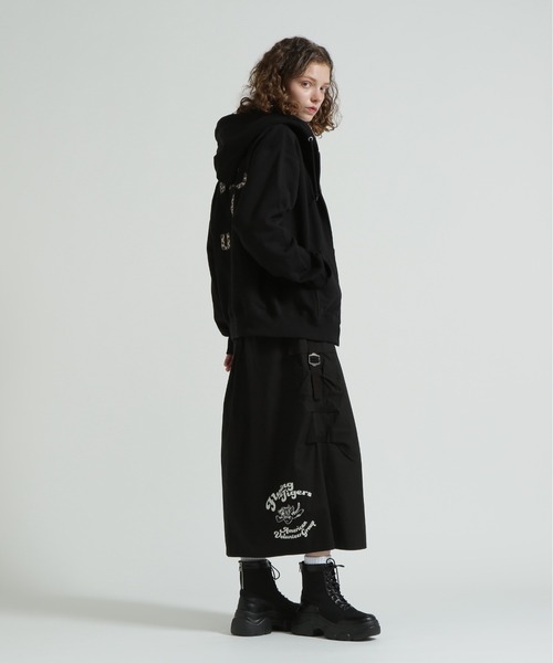 AVIREX（アヴィレックス）の「《取扱店限定アイテム》LEOPARD VARSITY LOGO PARKA（パーカー・レディース・オートミール/ブラック・S/M）」の7枚目の写真