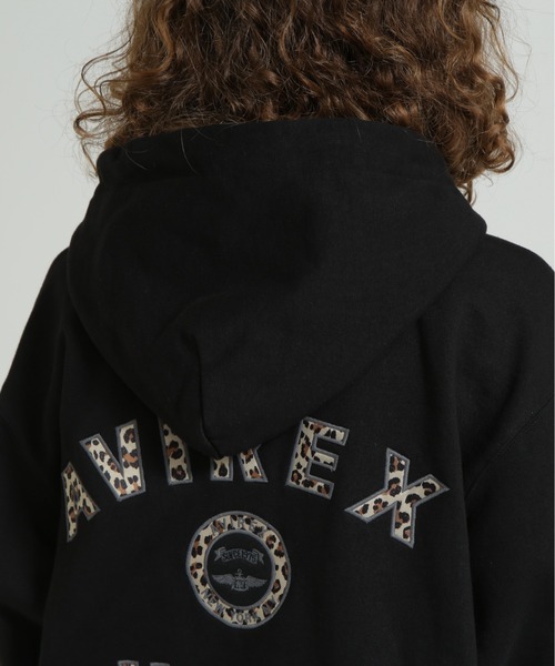 AVIREX（アヴィレックス）の「《取扱店限定アイテム》LEOPARD VARSITY LOGO PARKA（パーカー・レディース・オートミール/ブラック・S/M）」の14枚目の写真