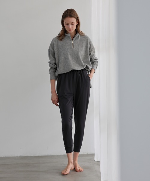 Julier Yoga and Relax（ジュリエヨガアンドリラックス）の「Julier ジェントルスムースギャザーパンツ（その他パンツ・レディース・チャコール/ベージュ・1/0）」の6枚目の写真