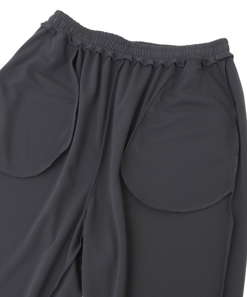 Julier Yoga and Relax（ジュリエヨガアンドリラックス）の「Julier ジェントルスムースギャザーパンツ（その他パンツ・レディース・チャコール/ベージュ・1/0）」の15枚目の写真