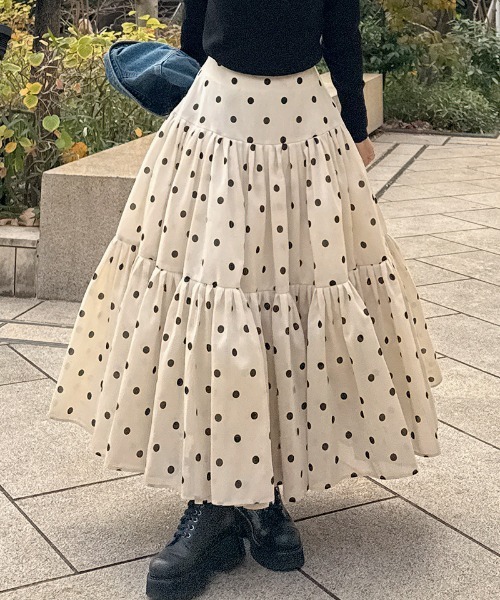 JENNE(ジェンヌ)の「ラグジュアリードットタックスカート(北陸生産生地)(スカート・レディース・ブラック/ネイビー/アイボリー・SMALL/MEDIUM/X-LARGE/LARGE)」の2枚目の写真