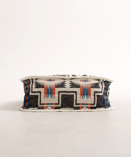 PENDLETON（ペンドルトン）の「PENDLETON ペンドルトン HARDING JAQUARD TOTE ハーディング ジャガード トートバッグ（トートバッグ・レディース・チャコール/レッド・FREE）」の7枚目の写真