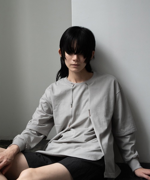 RYU(リュー)の「paper-like cotton one-tuck shorts(その他パンツ・メンズ・ブラック/グレイッシュベージュ・2/4)」の15枚目の写真