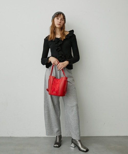 uyu.(ウユ)の「フロントフリルリブニットトップス(Tシャツ/カットソー・レディース・ホワイト/ブラック/ブラウン・FREE)」の7枚目の写真