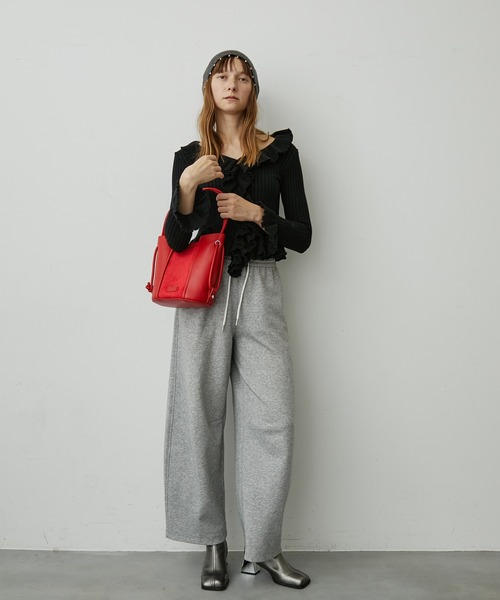 uyu.(ウユ)の「フロントフリルリブニットトップス(Tシャツ/カットソー・レディース・ホワイト/ブラック/ブラウン・FREE)」の11枚目の写真