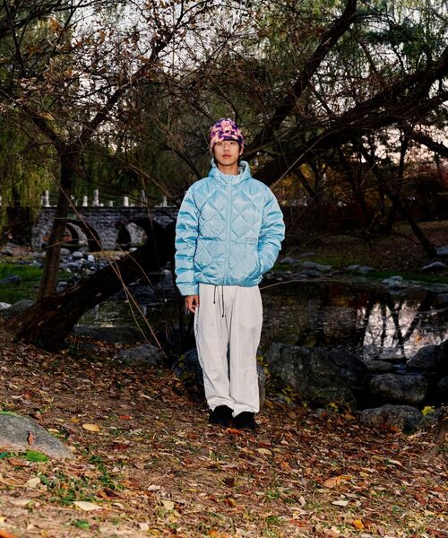 YESEYESEE（イエスアイシー）の「YESEYESEE / イエスアイシー WAFER GOOSE DOWN JACKET（ダウンジャケット/コート・メンズ・ブラウン/ブルー系その他/ブラック・SMALL/MEDIUM）」の4枚目の写真