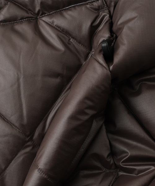 YESEYESEE（イエスアイシー）の「YESEYESEE / イエスアイシー WAFER GOOSE DOWN JACKET（ダウンジャケット/コート・メンズ・ブラウン/ブルー系その他/ブラック・SMALL/MEDIUM）」の14枚目の写真