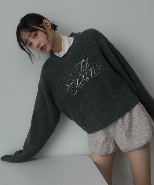 Nadana(ナダナ)の「ロゴ刺繍ニットショートプルオーバー(ニット/セーター・レディース・グレー/ブルー/アイボリー・FREE)」の12枚目の写真