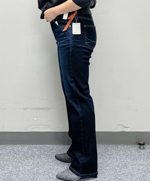 SOMETHING(サムシング)の「SOMETHING(サムシング)【レディース】「BODYFIRE」ストレートパンツ(デニムパンツ・レディース・ダークインディゴブルー・29inch/31inch/26inch/27inch/28inch)」の2枚目の写真