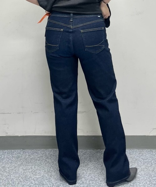SOMETHING(サムシング)の「SOMETHING(サムシング)【レディース】「BODYFIRE」ストレートパンツ(デニムパンツ・レディース・ダークインディゴブルー・29inch/31inch/26inch/27inch/28inch)」の3枚目の写真