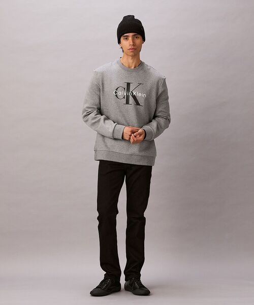 Calvin Klein(カルバン・クライン)の「スウェット - モノグラムロゴクルーネックスウェットプルオーバー(スウェット・メンズ・レッド/グレー/ブラック・M/S/L/XL)」の4枚目の写真