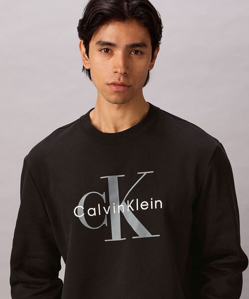 Calvin Klein(カルバン・クライン)の「スウェット - モノグラムロゴクルーネックスウェットプルオーバー(スウェット・メンズ・レッド/グレー/ブラック・M/S/L/XL)」の9枚目の写真