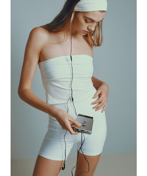 MINA SONG(ミナソン)の「ESSENTIAL TUBE TOP - WHITE(Tシャツ/カットソー・レディース・その他・SMALL/MEDIUM/LARGE)」の1枚目の写真