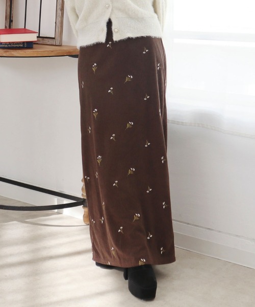 CECIL McBEE(セシルマクビー)の「カットコール花柄刺繍ナロースカート(スカート・レディース・ブラック/ブラウン・MEDIUM/LARGE)」の1枚目の写真