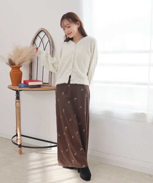 CECIL McBEE(セシルマクビー)の「カットコール花柄刺繍ナロースカート(スカート・レディース・ブラック/ブラウン・MEDIUM/LARGE)」の3枚目の写真