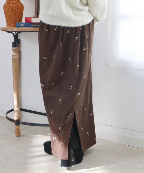 CECIL McBEE(セシルマクビー)の「カットコール花柄刺繍ナロースカート(スカート・レディース・ブラック/ブラウン・MEDIUM/LARGE)」の5枚目の写真