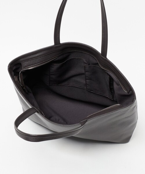 A DAY IN THE LIFE UNITED ARROWS(アデイインザライフユナイテッドアローズ)の「シュリンク レザー トートバッグ 2<A DAY IN THE LIFE>(トートバッグ・メンズ・ブラック/ダークブラウン・FREE)」の9枚目の写真