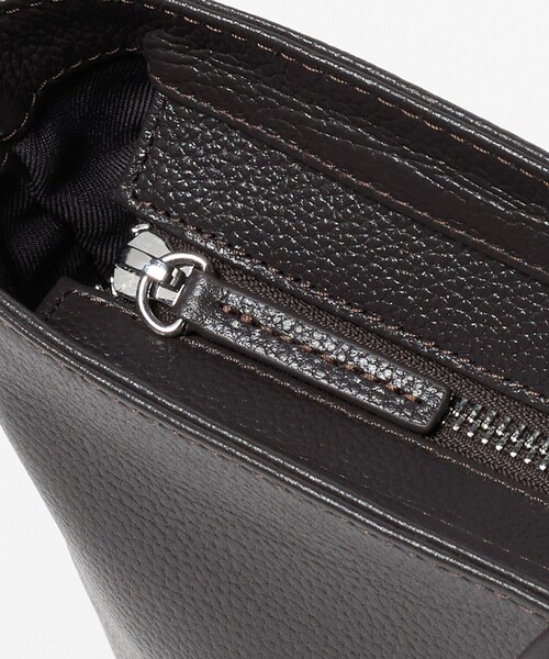 A DAY IN THE LIFE UNITED ARROWS(アデイインザライフユナイテッドアローズ)の「シュリンク レザー トートバッグ 2<A DAY IN THE LIFE>(トートバッグ・メンズ・ブラック/ダークブラウン・FREE)」の12枚目の写真