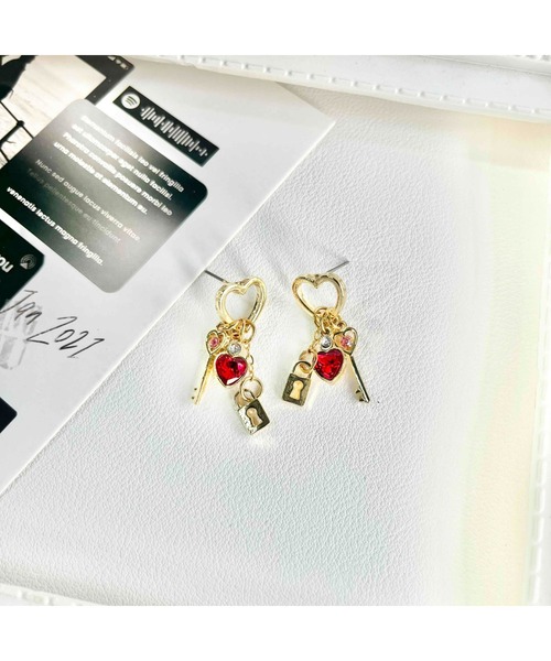 tone（トーン）の「【88eighty-eight】ハートゴールド鍵キューピッドピアス【import】(MA)（ピアス（両耳用）・レディース・ゴールド・FREE）」の4枚目の写真