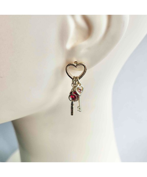 tone（トーン）の「【88eighty-eight】ハートゴールド鍵キューピッドピアス【import】(MA)（ピアス（両耳用）・レディース・ゴールド・FREE）」の5枚目の写真