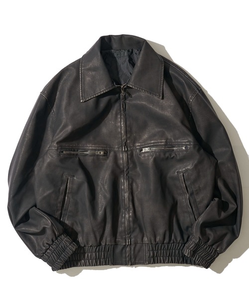 ADPOSION(アドポーション)の「ヴィンテージライク 合成皮革 ステンカラーブルゾン / ミリタリージャケット(ブルゾン・メンズ・ブラック/ダークブラウン・MEDIUM/LARGE/X-LARGE)」の3枚目の写真