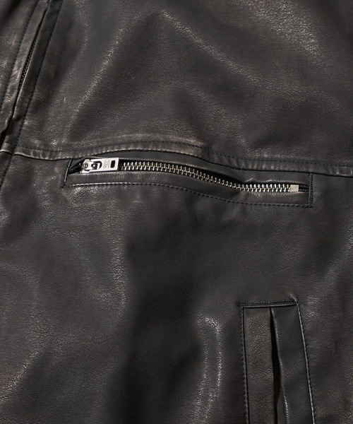ADPOSION(アドポーション)の「ヴィンテージライク 合成皮革 ステンカラーブルゾン / ミリタリージャケット(ブルゾン・メンズ・ブラック/ダークブラウン・MEDIUM/LARGE/X-LARGE)」の8枚目の写真