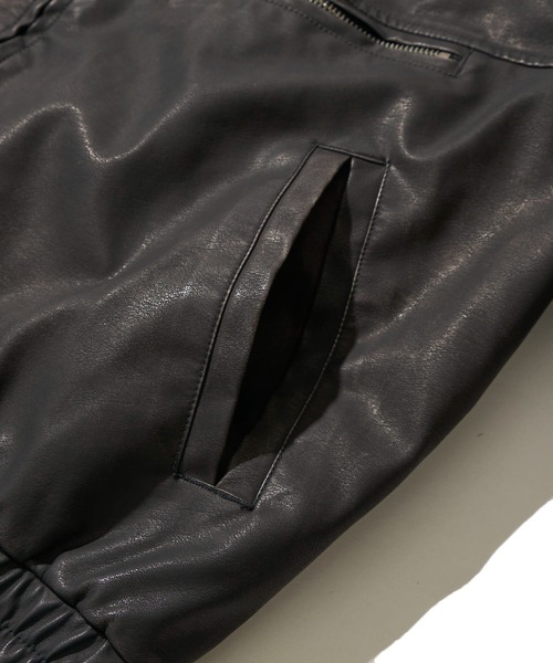 ADPOSION(アドポーション)の「ヴィンテージライク 合成皮革 ステンカラーブルゾン / ミリタリージャケット(ブルゾン・メンズ・ブラック/ダークブラウン・MEDIUM/LARGE/X-LARGE)」の10枚目の写真