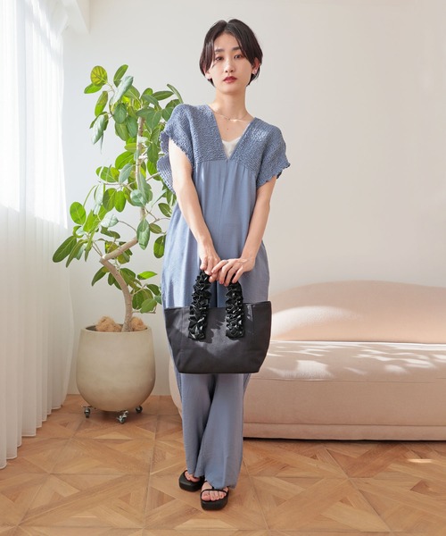 T・S・L(ティーエスエル)の「ハンドルフリルミニトートバッグ(トートバッグ・レディース・ブラック/ピンクベージュ/サックスブルー・FREE)」の12枚目の写真