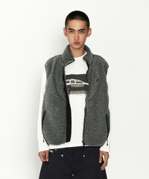 GUVO（グボ）の「Fluffy Vest, cement（ベスト）」