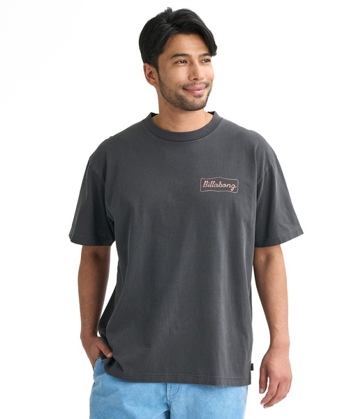 BILLABONG(ビラボン)の「BILLABONG メンズ 【OVER FIT】SIGN Tシャツ 【2026年春夏モデル】 BG011209(Tシャツ/カットソー・メンズ・スミクロ/イエロー/スモークピンク/クリーム・M/L/XL)」の5枚目の写真
