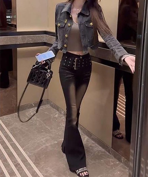 gossip!ロサンゼルス(ゴシップロサンゼルス)の「ベルトアクセント フレアデニムパンツ(デニムパンツ・レディース・チャコールグレー・S/L)」の8枚目の写真