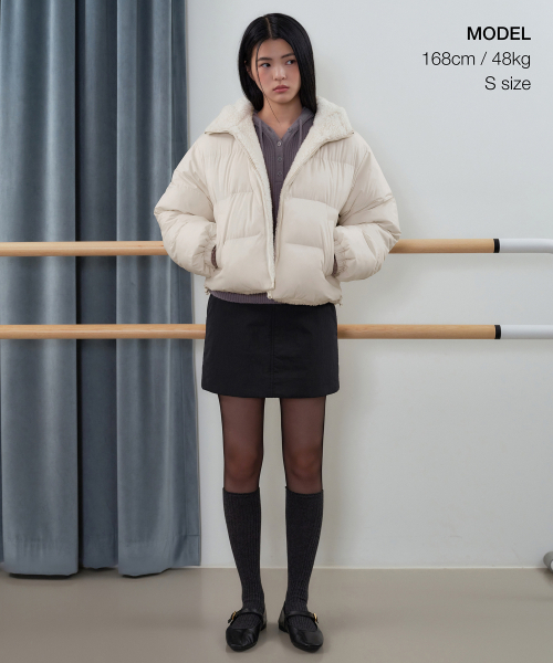 MUSINSA STANDARD WOMAN（ムシンサスタンダードウーマン）の「ウィメンズデイリープファーリバーシブルフリースフード付きショートパディングジャケット[クリーム/クリーム]（ダウンジャケット/コート・レディース・その他・X-SMALL/SMALL/MEDIUM/LARGE）」の4枚目の写真