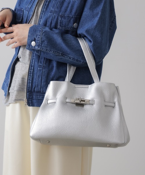 Bou Jeloud（ブージュルード）の「ベルテッドバック（トートバッグ・レディース・ブラック/グレイッシュベージュ/シルバー・ONESIZE）」の3枚目の写真