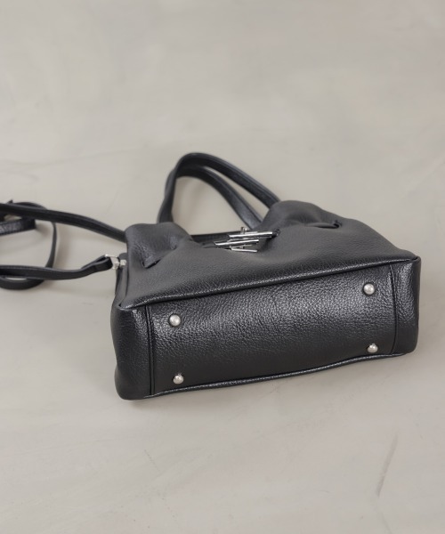 Bou Jeloud（ブージュルード）の「ベルテッドバック（トートバッグ・レディース・ブラック/グレイッシュベージュ/シルバー・ONESIZE）」の9枚目の写真