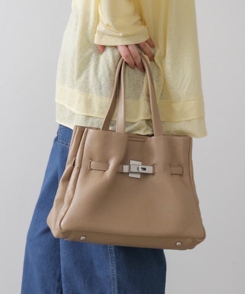 Bou Jeloud（ブージュルード）の「ベルテッドバック（トートバッグ・レディース・ブラック/グレイッシュベージュ/シルバー・ONESIZE）」の22枚目の写真