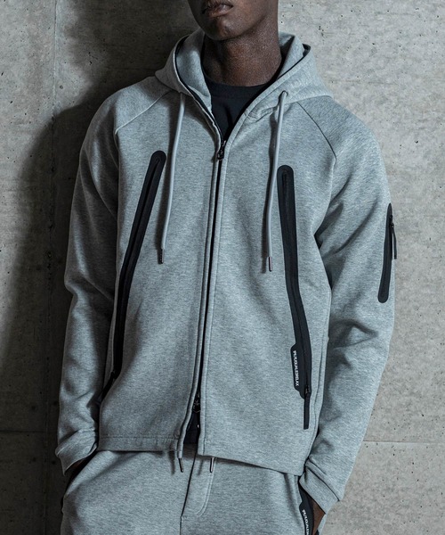 1PIU1UGUALE3 RELAX (ウノピゥウノウグァーレトレ リラックス)の「1PIU1UGUALE3 RELAX(ウノピゥウノウグァーレトレ リラックス)バーティカルポケット テックパーカー(パーカー・メンズ・ホワイト/ブラック/グレー・XL/L/M/S/XXL)」の3枚目の写真