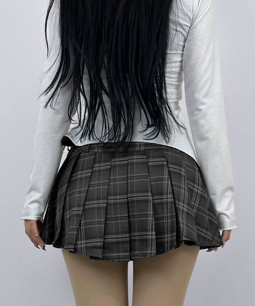 FOLLOWIN（フォロウィン）の「【ベルト＆インナーパンツ付き】モノトーンチェックプリーツミニスカート（スカート・レディース・ブラック・MEDIUM/LARGE/SMALL）」の9枚目の写真