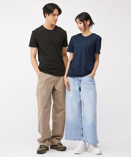 tommy jeans(トミー ジーンズ)の「【オンライン限定】ユニセックス クルーネックTシャツ 3枚パック(ホワイト/ブラック/ネイビー)(Tシャツ/カットソー・メンズ・マルチ・MEDIUM/LARGE/XX-LARGE/SMALL/X-LARGE)」の7枚目の写真